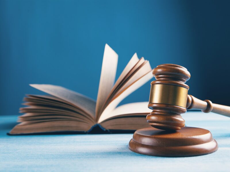 Зарабатывайте с нашей партнерской программой в категории Юридические услуги