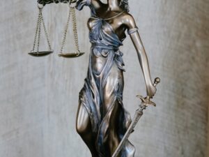 Оформление права собственности на недвижимость Оформление права собственности на недвижимость